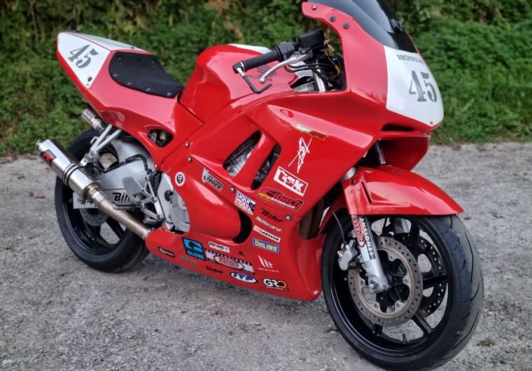 CBR 600F2 RED